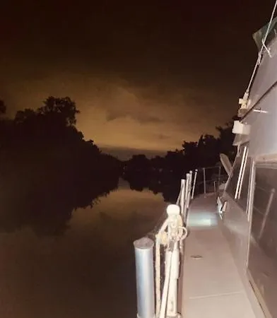 Bateau Peniche A Quai 6 Couchages بوتيل *