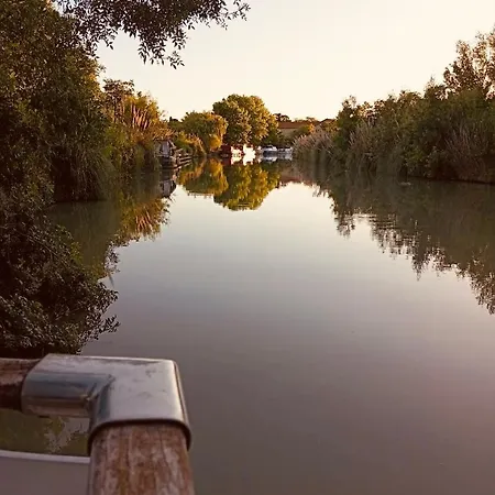 Bateau Péniche à Quai 6 Couchages *
